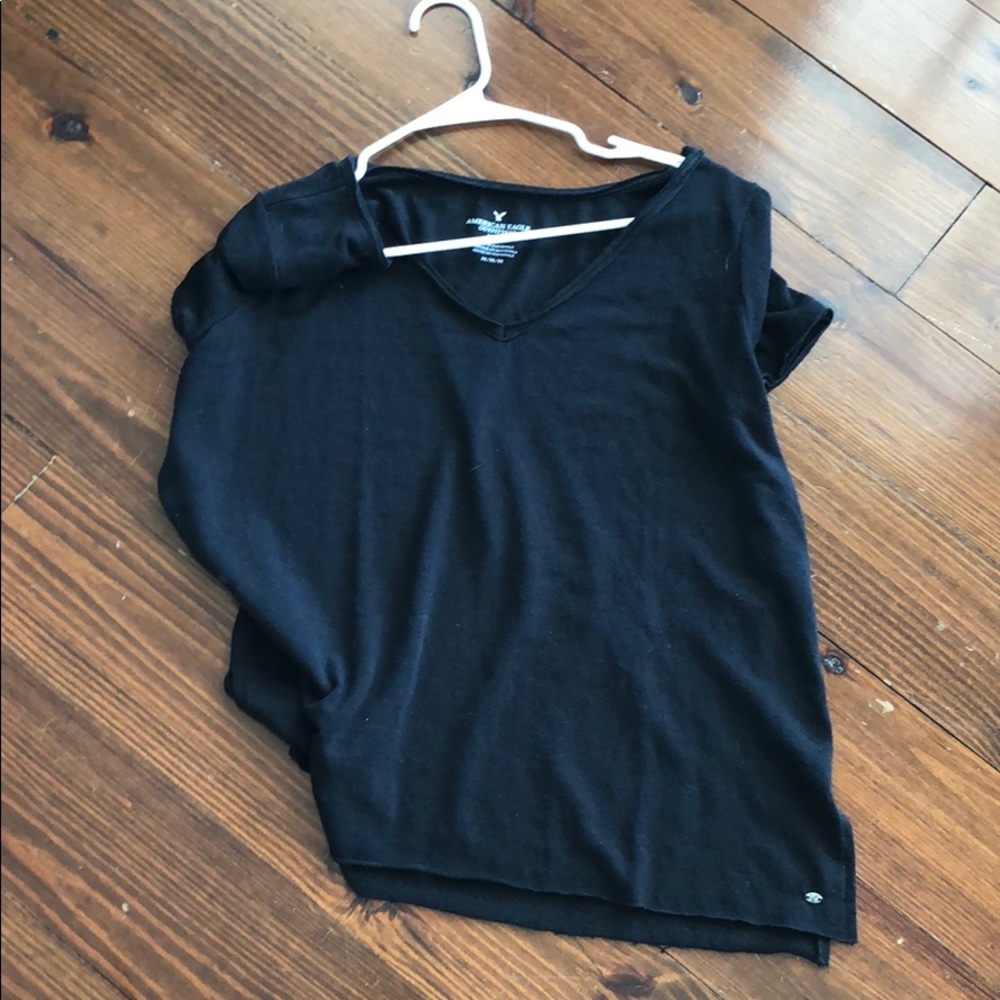 american eagle black tee